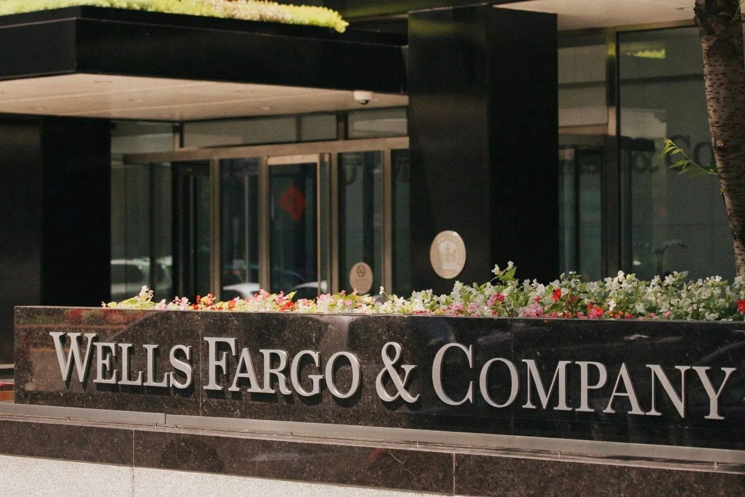 Wells Fargo Profit Beats Estimates on Wealth, Investment Banking